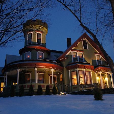Maplecroft Bed & Breakfast Barre Bagian luar foto