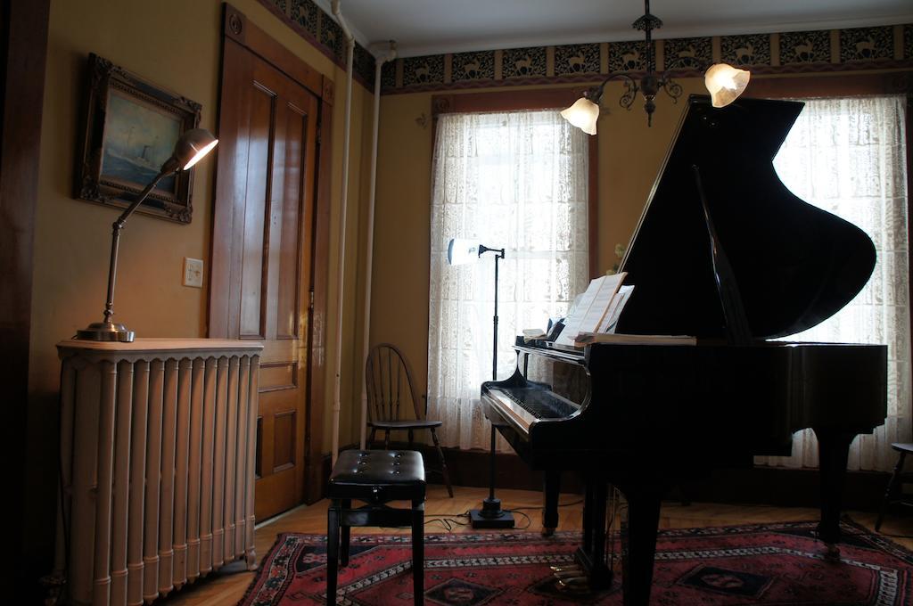 Maplecroft Bed & Breakfast Barre Bagian luar foto
