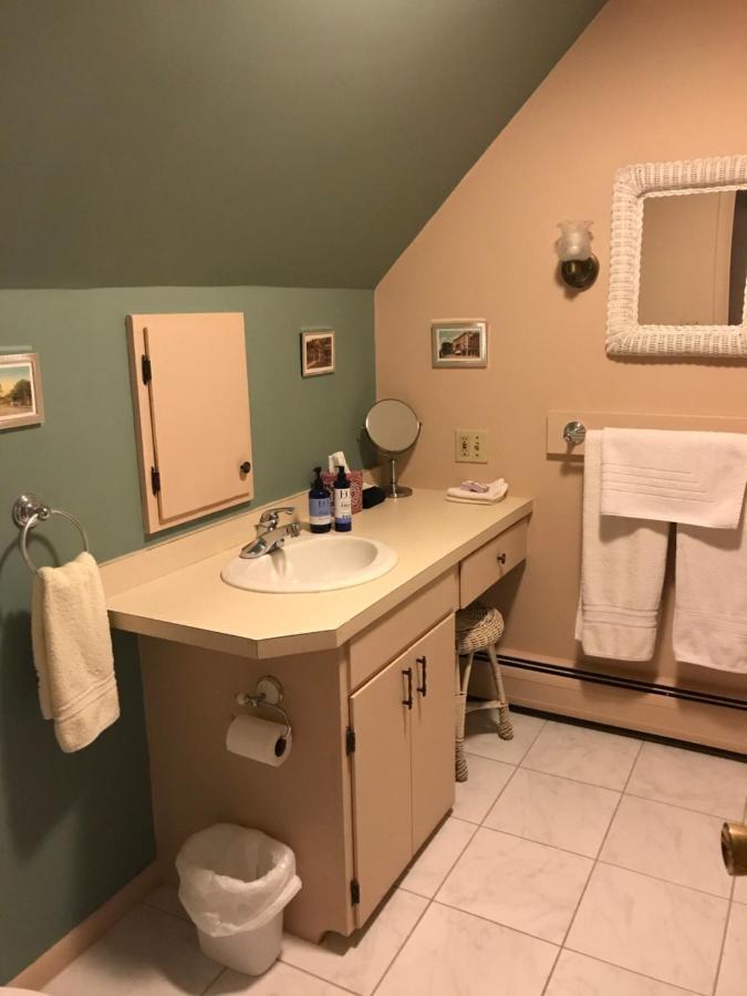 Maplecroft Bed & Breakfast Barre Bagian luar foto