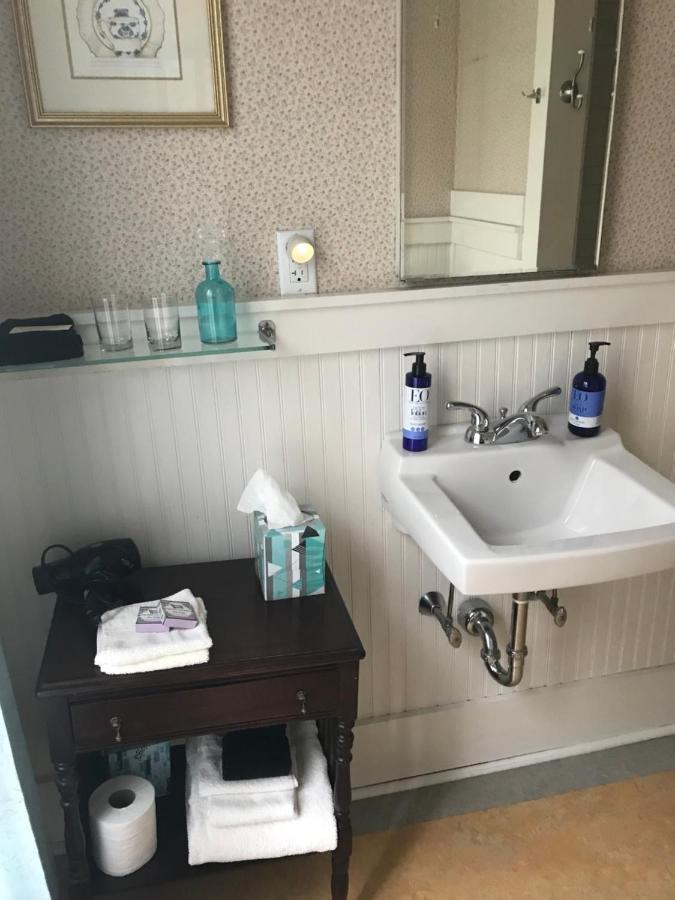 Maplecroft Bed & Breakfast Barre Bagian luar foto